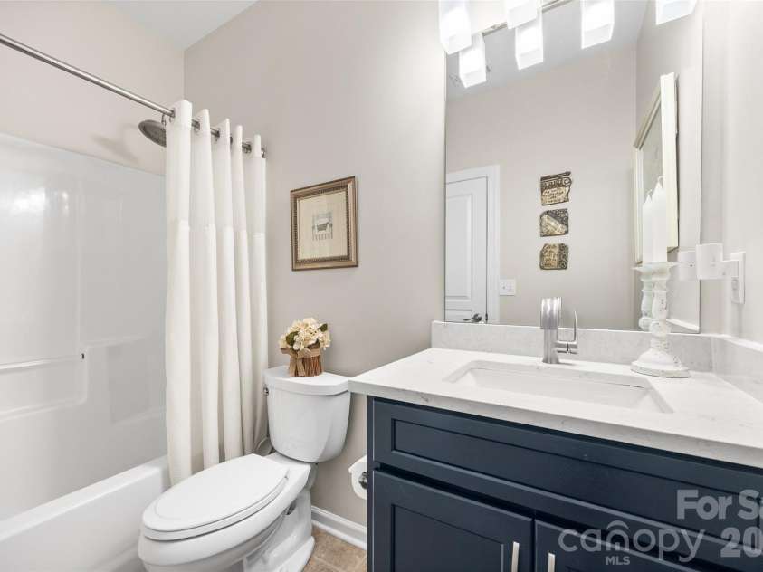 8621 Sequoia Grove Lane, Charlotte, NC 28214.  MLS# CAR4407064, YatesRealty ID 42751. Full bath on the main level.