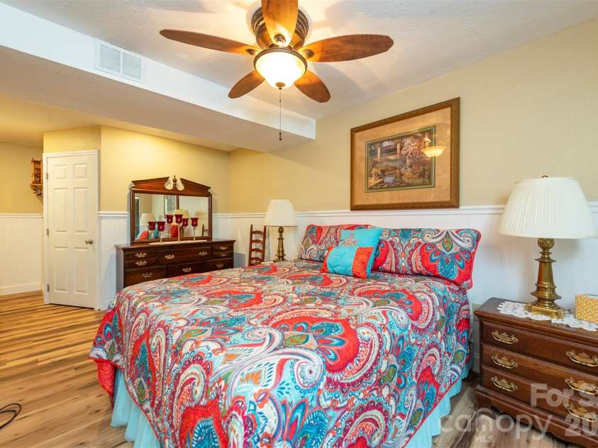 424 Lower Grassy Branch Road, Asheville, NC 28805.  MLS# CAR4403617, YatesRealty ID 42753. 