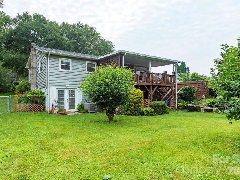 424 Lower Grassy Branch Road, Asheville, NC 28805.  MLS# CAR4403617, YatesRealty ID 42753. 