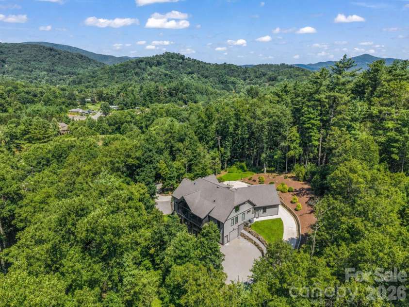 8 Lakeview Drive, Fairview, NC 28730.  MLS# CAR4409978, YatesRealty ID 42754. 