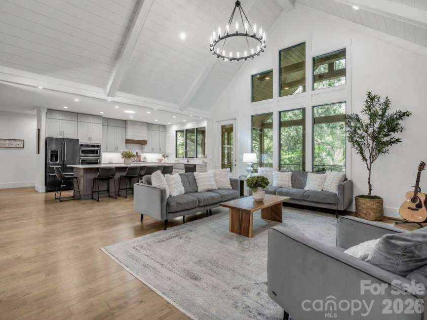 8 Lakeview Drive, Fairview, NC 28730.  MLS# CAR4409978, YatesRealty ID 42754. 