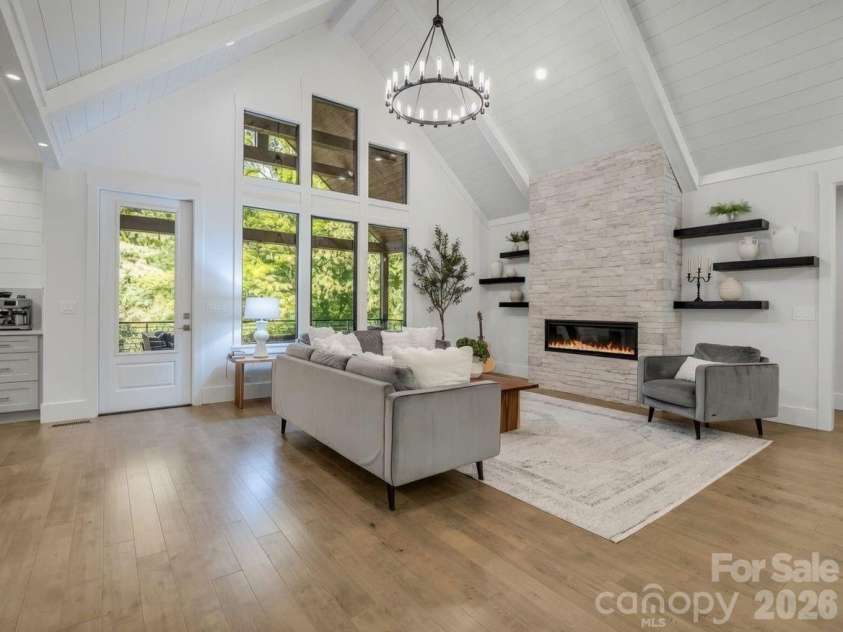 8 Lakeview Drive, Fairview, NC 28730.  MLS# CAR4409978, YatesRealty ID 42754. 