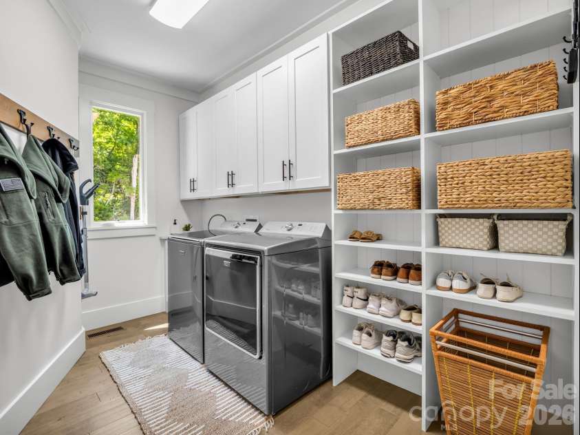 8 Lakeview Drive, Fairview, NC 28730.  MLS# CAR4409978, YatesRealty ID 42754. 