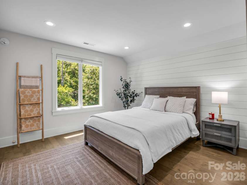8 Lakeview Drive, Fairview, NC 28730.  MLS# CAR4409978, YatesRealty ID 42754. 