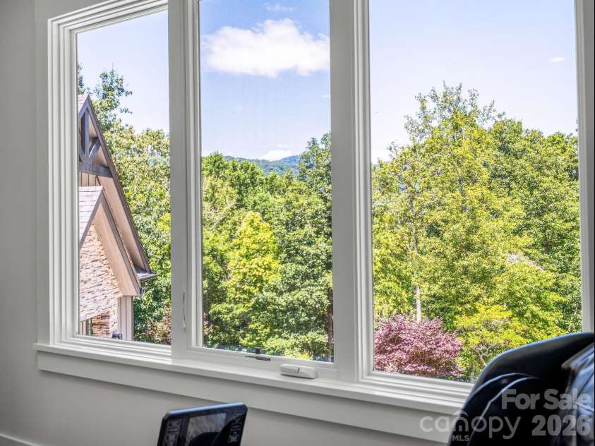 8 Lakeview Drive, Fairview, NC 28730.  MLS# CAR4409978, YatesRealty ID 42754. 