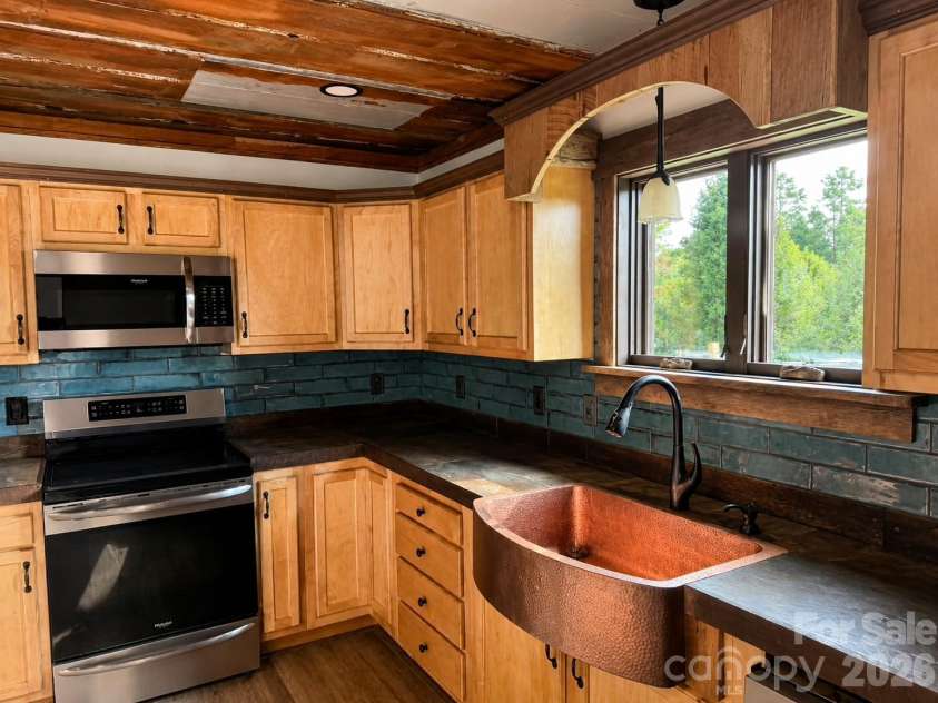 98 Tom Arthur Lane, Leicester, NC 28753.  MLS# CAR4410040, YatesRealty ID 42757. 