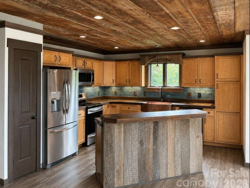 98 Tom Arthur Lane, Leicester, NC 28753.  MLS# CAR4410040, YatesRealty ID 42757. 