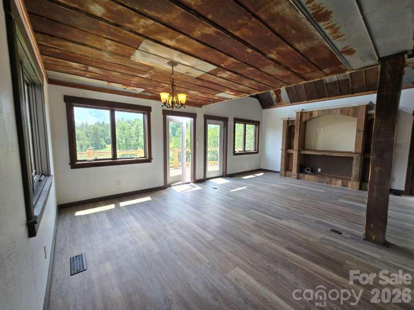 98 Tom Arthur Lane, Leicester, NC 28753.  MLS# CAR4410040, YatesRealty ID 42757. 