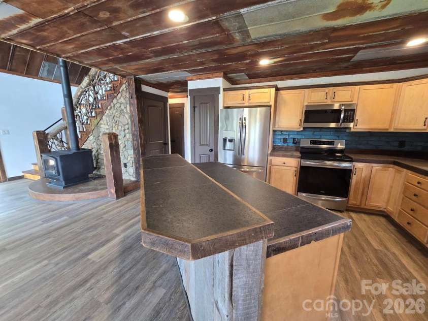98 Tom Arthur Lane, Leicester, NC 28753.  MLS# CAR4410040, YatesRealty ID 42757. 