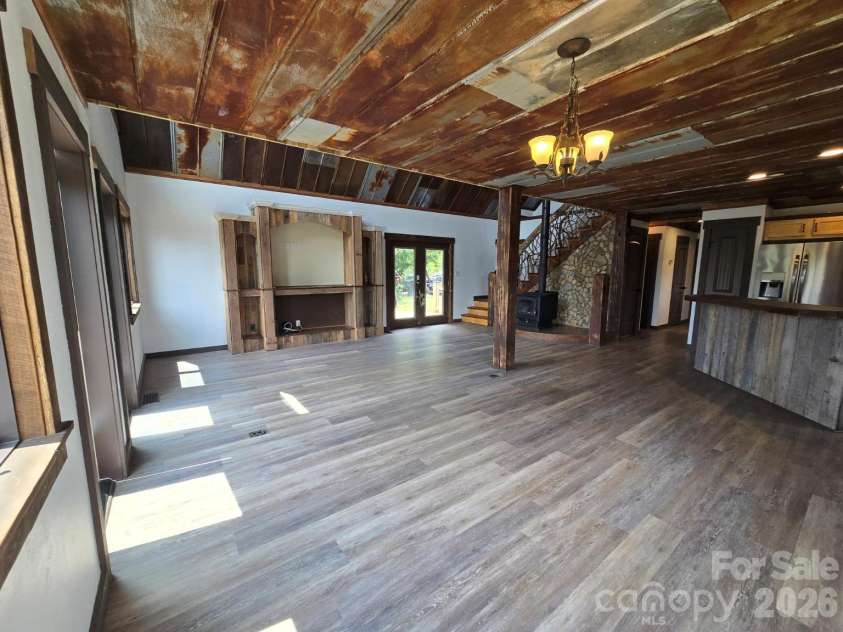 98 Tom Arthur Lane, Leicester, NC 28753.  MLS# CAR4410040, YatesRealty ID 42757. Large living area