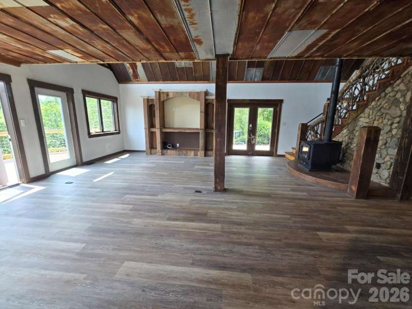 98 Tom Arthur Lane, Leicester, NC 28753.  MLS# CAR4410040, YatesRealty ID 42757. Main level with owner's suite