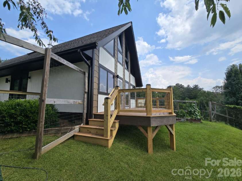 98 Tom Arthur Lane, Leicester, NC 28753.  MLS# CAR4410040, YatesRealty ID 42757. Over 2 acres
