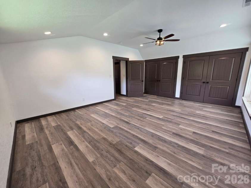 98 Tom Arthur Lane, Leicester, NC 28753.  MLS# CAR4410040, YatesRealty ID 42757. Upper level suite