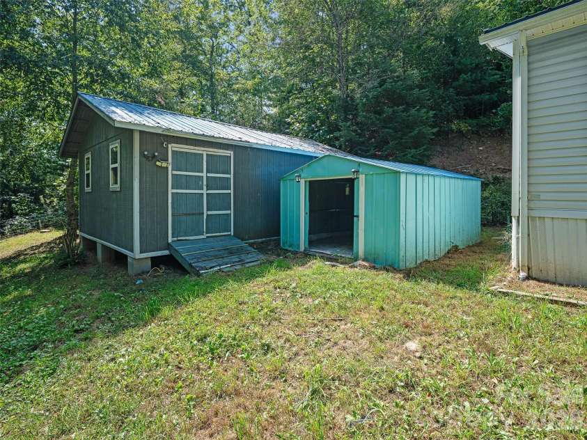 59 Sprinkle Drive, Spruce Pine, NC 28777.  MLS# CAR4405242, YatesRealty ID 42759. 