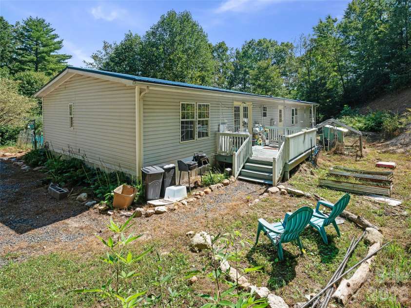 59 Sprinkle Drive, Spruce Pine, NC 28777.  MLS# CAR4405242, YatesRealty ID 42759. 