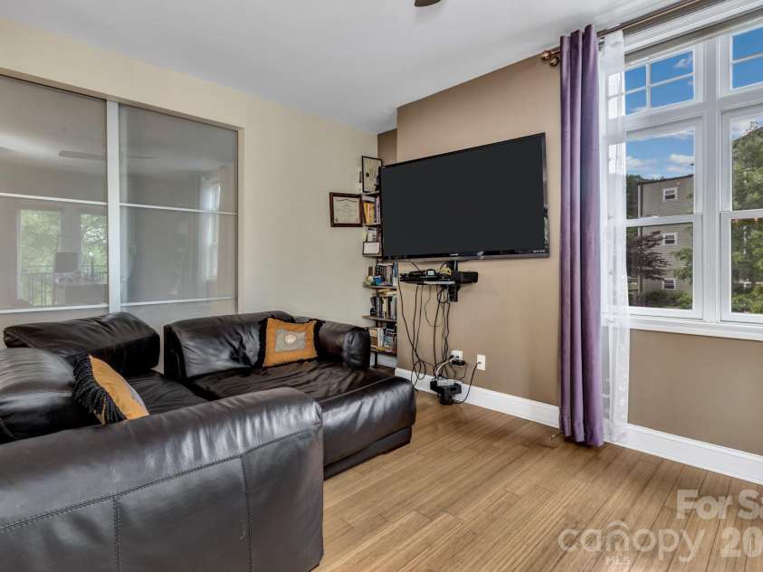 400 Skyloft Drive, Asheville, NC 28801.  MLS# CAR4355070, YatesRealty ID 4276. 