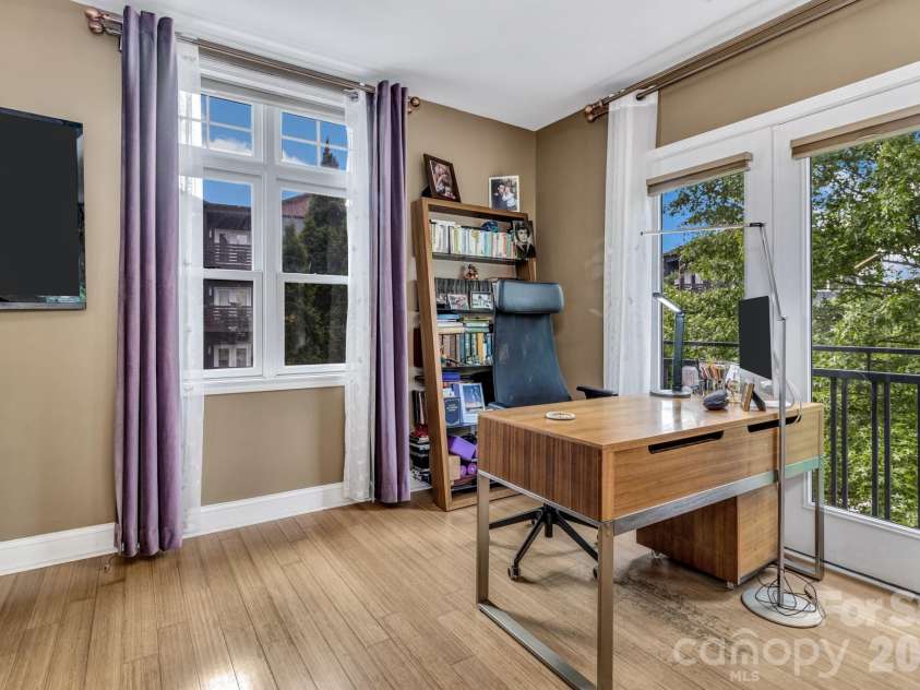 400 Skyloft Drive, Asheville, NC 28801.  MLS# CAR4355070, YatesRealty ID 4276. 