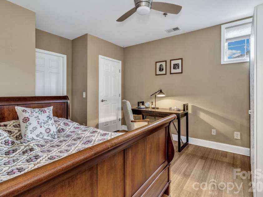 400 Skyloft Drive, Asheville, NC 28801.  MLS# CAR4355070, YatesRealty ID 4276. 