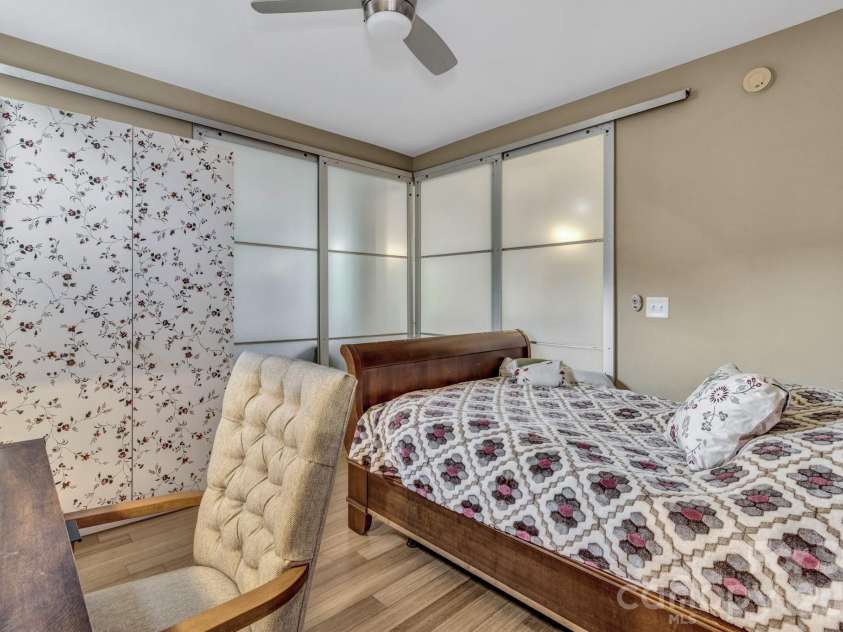 400 Skyloft Drive, Asheville, NC 28801.  MLS# CAR4355070, YatesRealty ID 4276. 