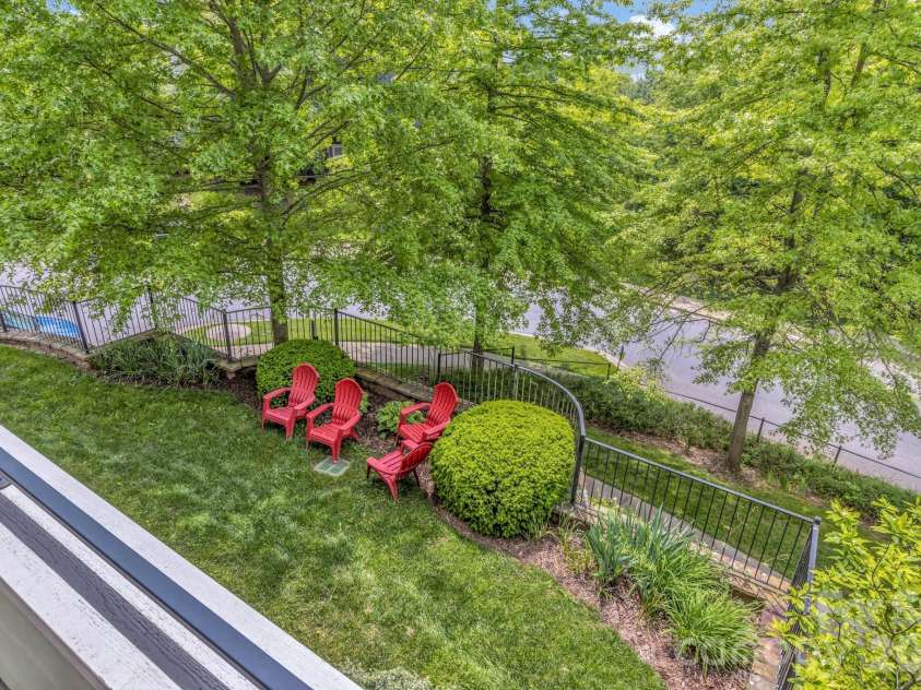 400 Skyloft Drive, Asheville, NC 28801.  MLS# CAR4355070, YatesRealty ID 4276. 