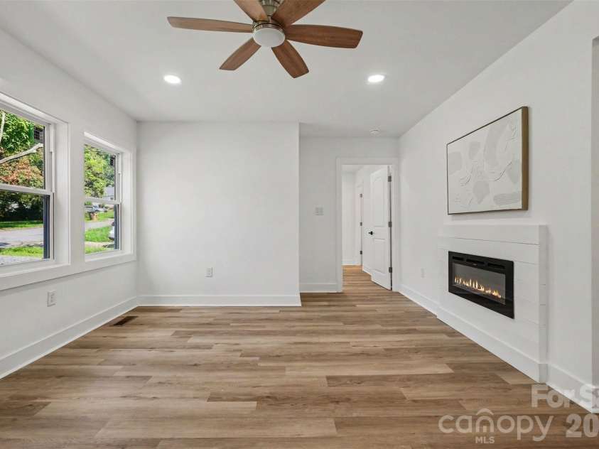 521 Gold Street, Shelby, NC 28150.  MLS# CAR4410353, YatesRealty ID 42760. 