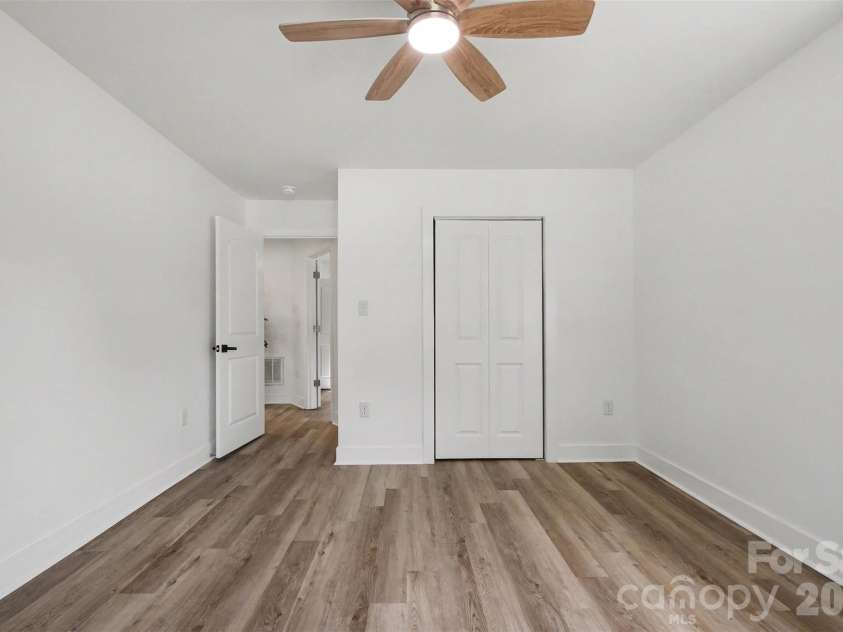 521 Gold Street, Shelby, NC 28150.  MLS# CAR4410353, YatesRealty ID 42760. 
