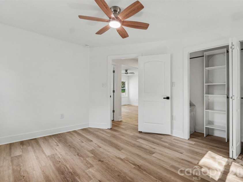 521 Gold Street, Shelby, NC 28150.  MLS# CAR4410353, YatesRealty ID 42760. 