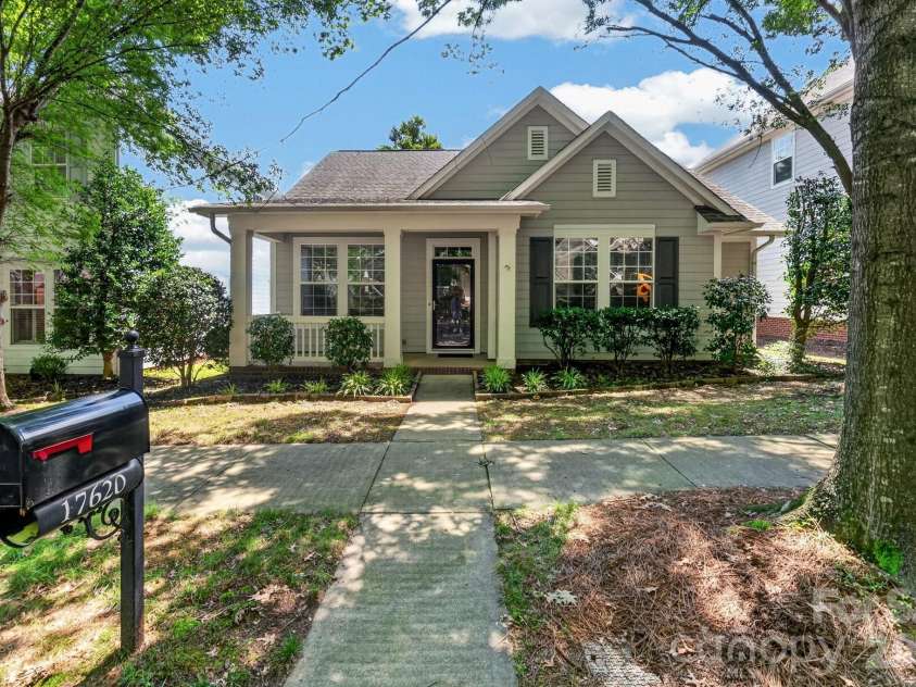 17620 Harbor Walk Drive, Cornelius, NC 28031.  MLS# CAR4401735, YatesRealty ID 42761. 