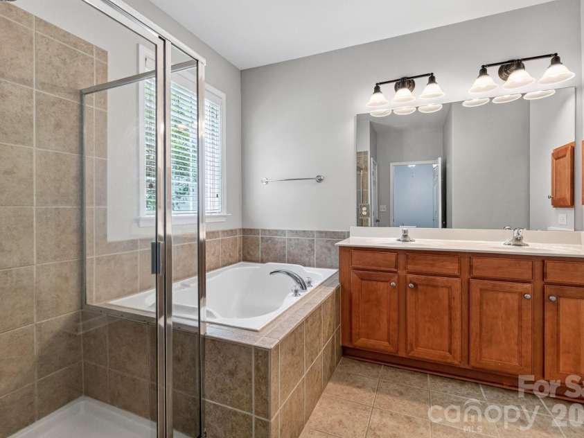 17620 Harbor Walk Drive, Cornelius, NC 28031.  MLS# CAR4401735, YatesRealty ID 42761. 