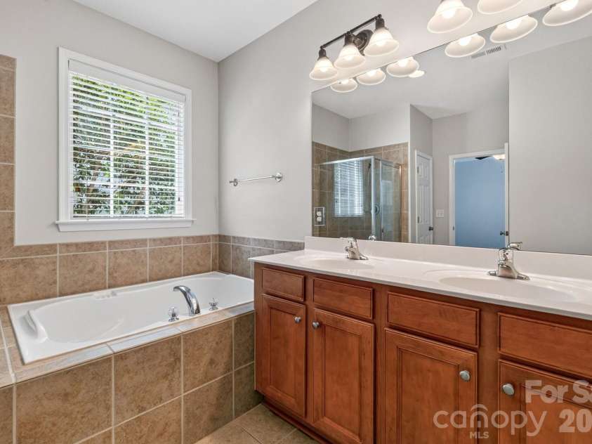 17620 Harbor Walk Drive, Cornelius, NC 28031.  MLS# CAR4401735, YatesRealty ID 42761. 