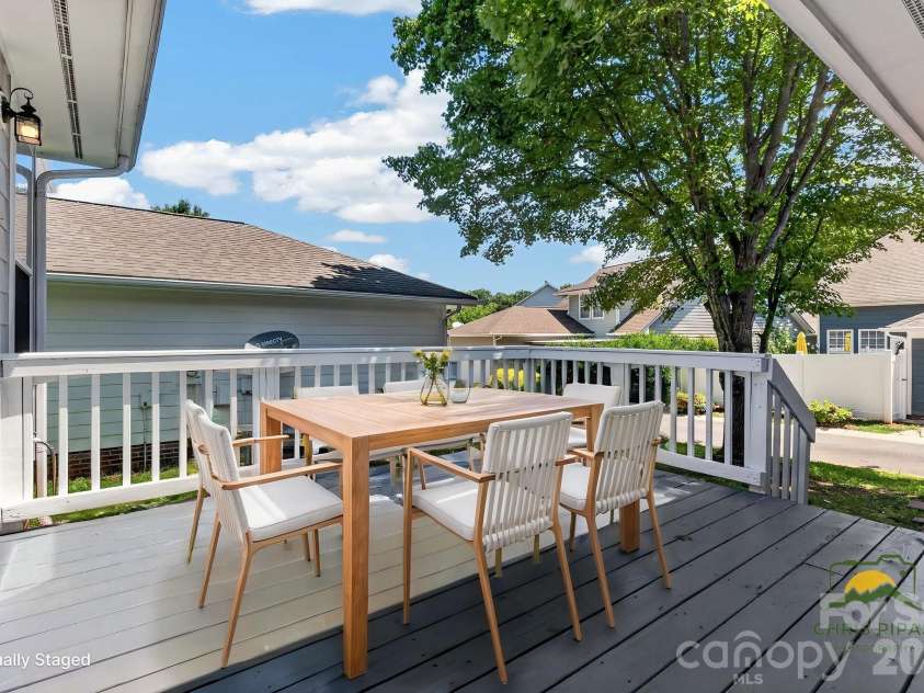 17620 Harbor Walk Drive, Cornelius, NC 28031.  MLS# CAR4401735, YatesRealty ID 42761. 