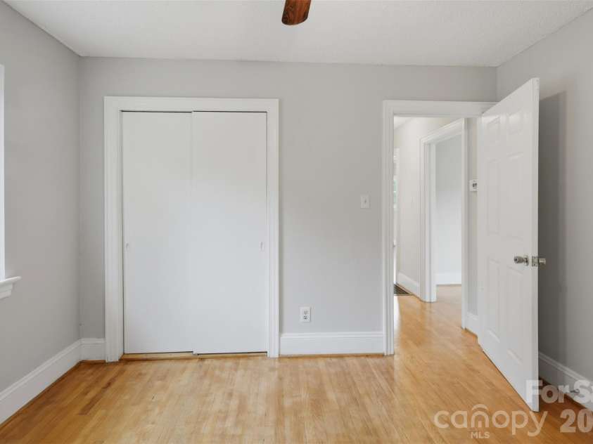 2262 9th Avenue Drive, Hickory, NC 28601.  MLS# CAR4412974, YatesRealty ID 42762. 