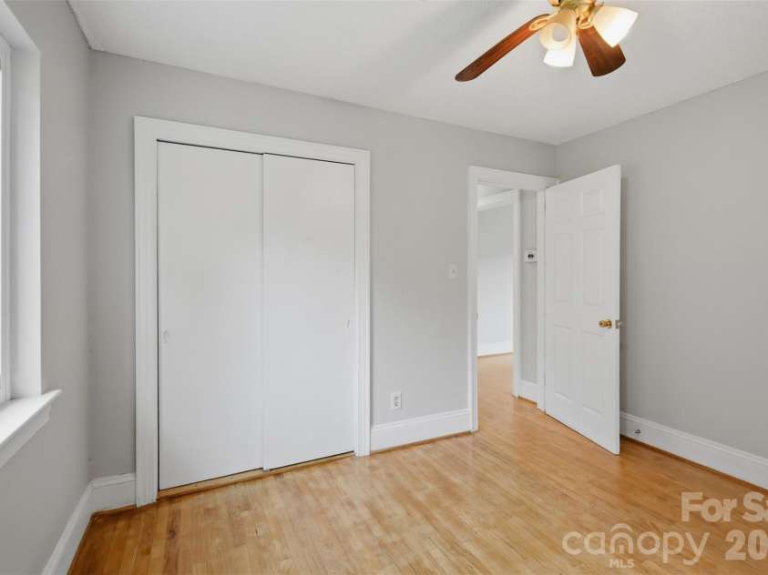 2262 9th Avenue Drive, Hickory, NC 28601.  MLS# CAR4412974, YatesRealty ID 42762. 