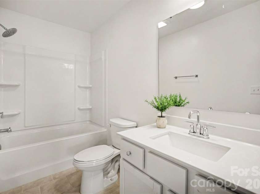 44024 Donald Ross Court, Lancaster, SC 29720.  MLS# CAR4411020, YatesRealty ID 42763. Full Bathroom