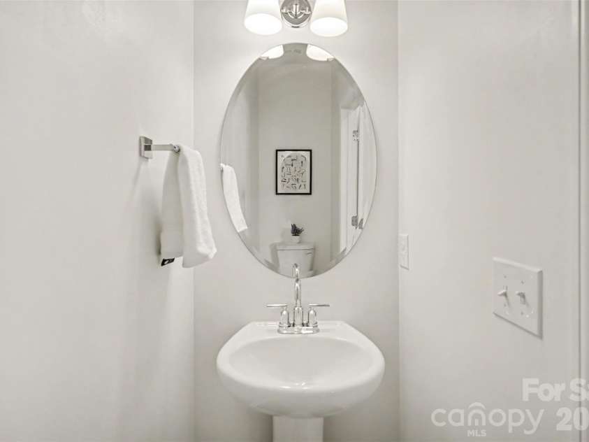 44024 Donald Ross Court, Lancaster, SC 29720.  MLS# CAR4411020, YatesRealty ID 42763. Half Bathroom