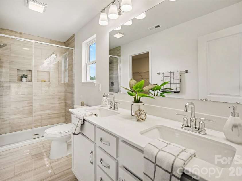 44024 Donald Ross Court, Lancaster, SC 29720.  MLS# CAR4411020, YatesRealty ID 42763. Primary Bathroom