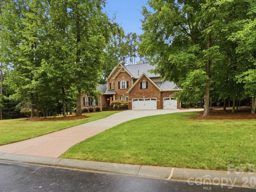 5630 Turkey Oak Drive, Mint Hill, NC 28227.  MLS# CAR4406060, YatesRealty ID 42764. 