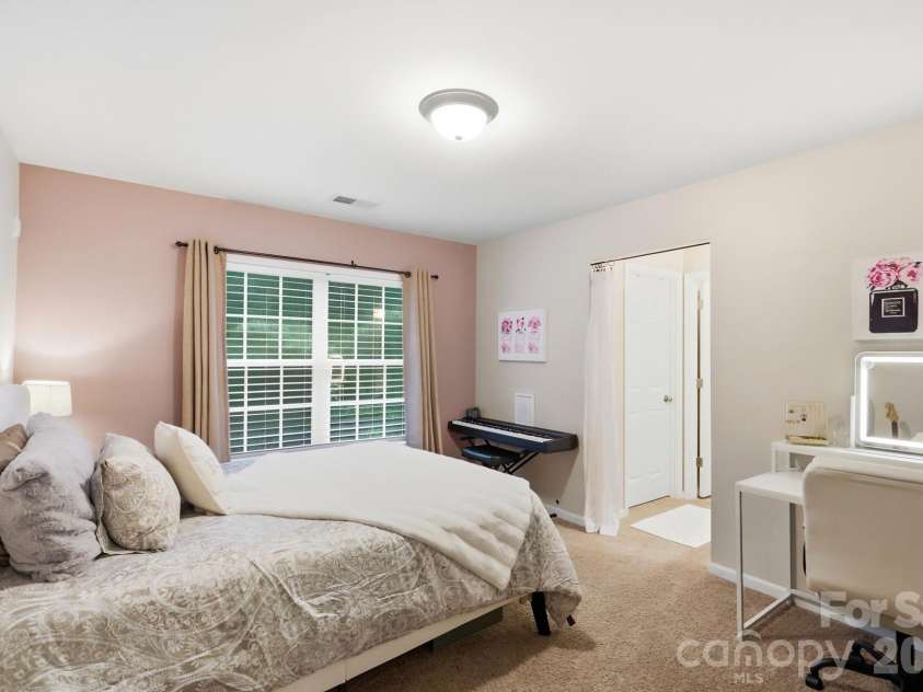 5630 Turkey Oak Drive, Mint Hill, NC 28227.  MLS# CAR4406060, YatesRealty ID 42764. 