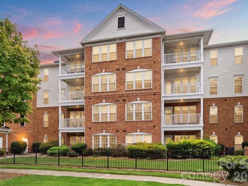 14817 Santa Lucia Drive, Charlotte, NC 28277.  MLS# CAR4412979, YatesRealty ID 42768. 
