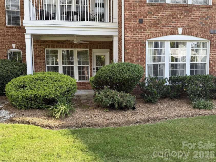 14817 Santa Lucia Drive, Charlotte, NC 28277.  MLS# CAR4412979, YatesRealty ID 42768. PATIO FLAT GREEN SPACE