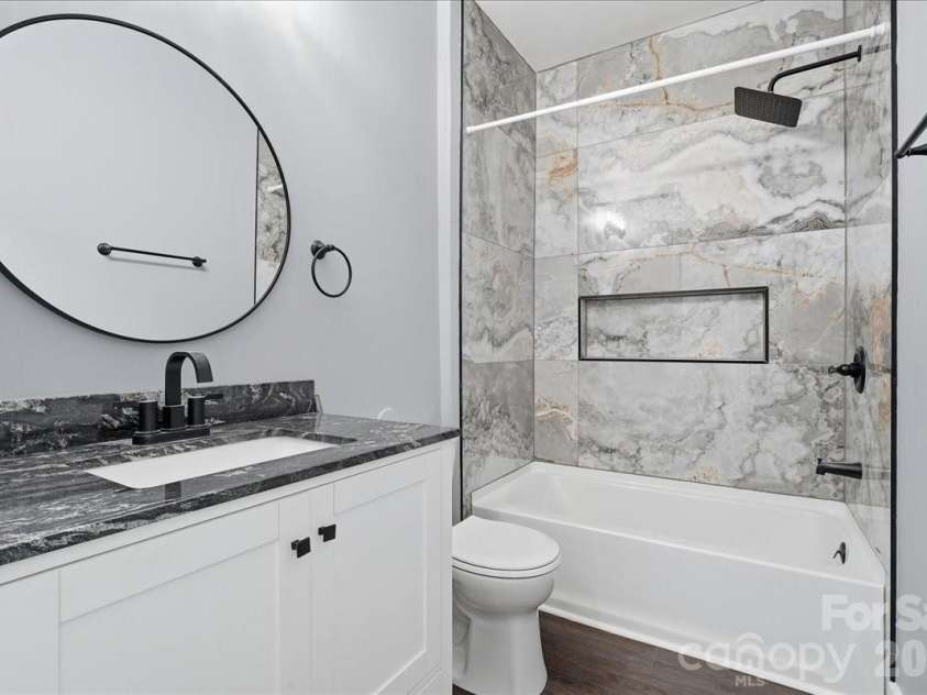 14817 Santa Lucia Drive, Charlotte, NC 28277.  MLS# CAR4412979, YatesRealty ID 42768. RENOVATED BATHS