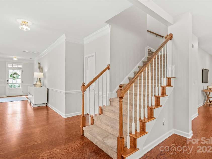 1025 Elsmore Drive, Matthews, NC 28104.  MLS# CAR4235622, YatesRealty ID 4277. 