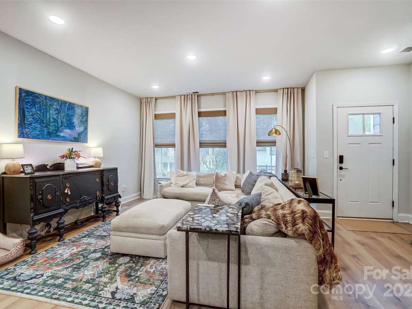 1112 Drummond Avenue, Charlotte, NC 28205.  MLS# CAR4242357, YatesRealty ID 4278. 