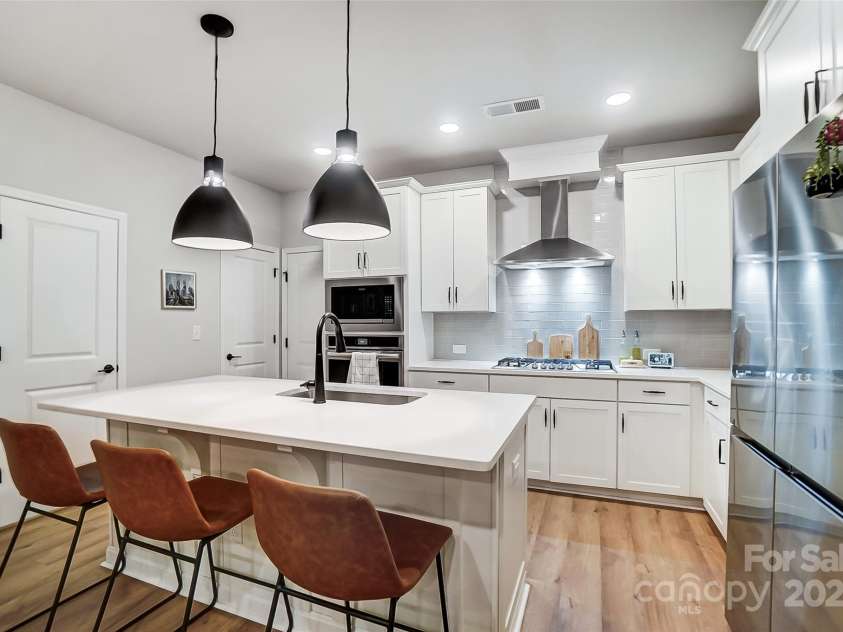 1112 Drummond Avenue, Charlotte, NC 28205.  MLS# CAR4242357, YatesRealty ID 4278. 