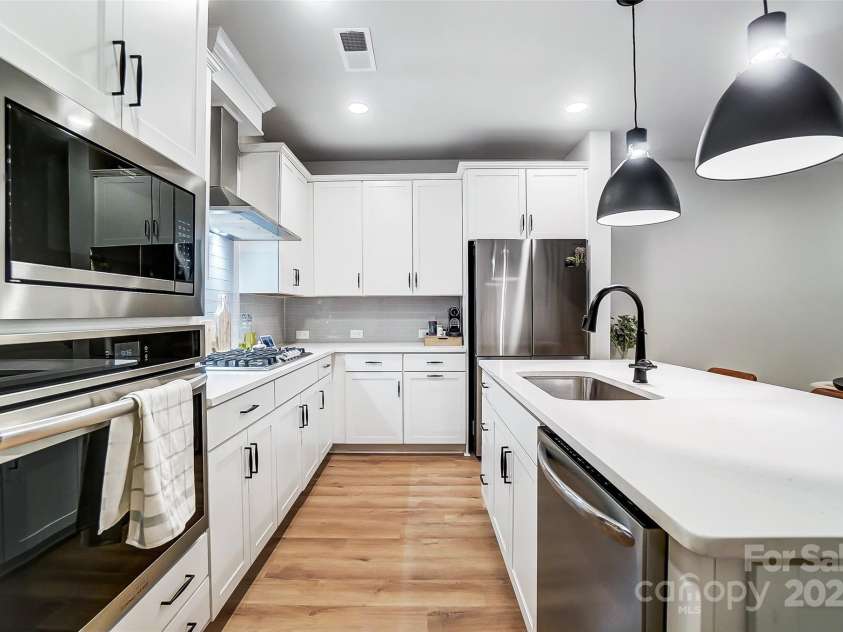 1112 Drummond Avenue, Charlotte, NC 28205.  MLS# CAR4242357, YatesRealty ID 4278. 