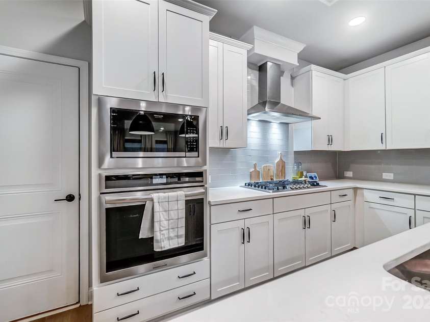 1112 Drummond Avenue, Charlotte, NC 28205.  MLS# CAR4242357, YatesRealty ID 4278. 