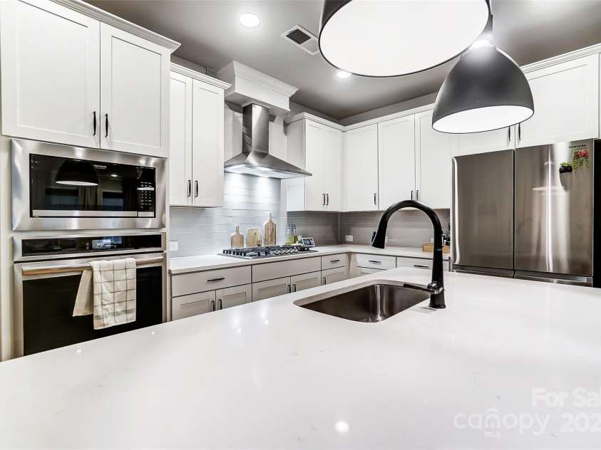 1112 Drummond Avenue, Charlotte, NC 28205.  MLS# CAR4242357, YatesRealty ID 4278. 