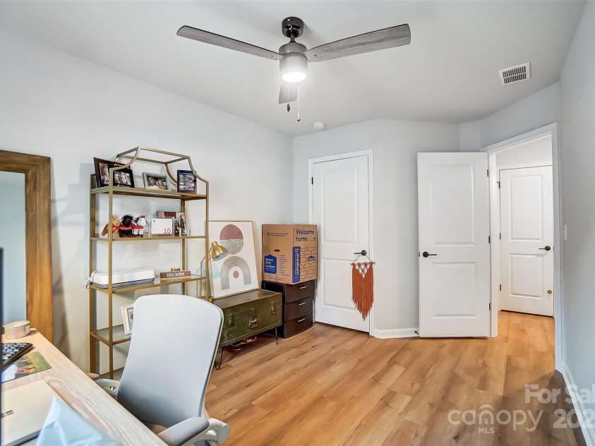 1112 Drummond Avenue, Charlotte, NC 28205.  MLS# CAR4242357, YatesRealty ID 4278. 