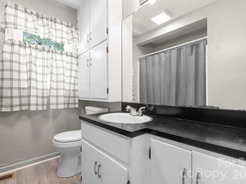 296 Pine Mountain Road, Hudson, NC 28638.  MLS# CAR4412972, YatesRealty ID 42781. 