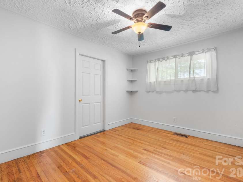 296 Pine Mountain Road, Hudson, NC 28638.  MLS# CAR4412972, YatesRealty ID 42781. 